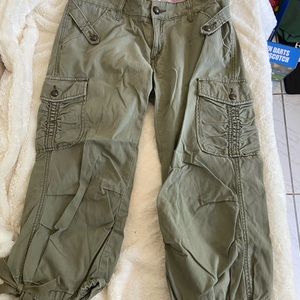 Levi’s Cargo Capris